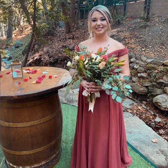 Meet your Posher, Danielle - Picture 1 of 1